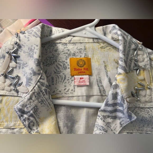 RUBY ROAD LIGHTWEIGHT JACKET. SIZE 8 PETITE. GRAYS/YELLOW/WHITE
RAYON/LINEN - Picture 8 of 8